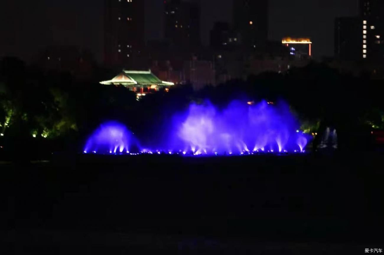 中年|夜游太明湖