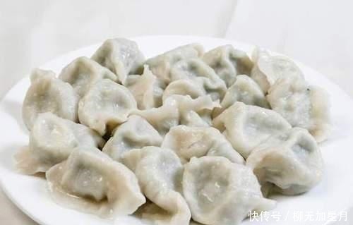 做韭菜馅饺子时,掌握“2不放”窍门,包出来的饺子又鲜又香