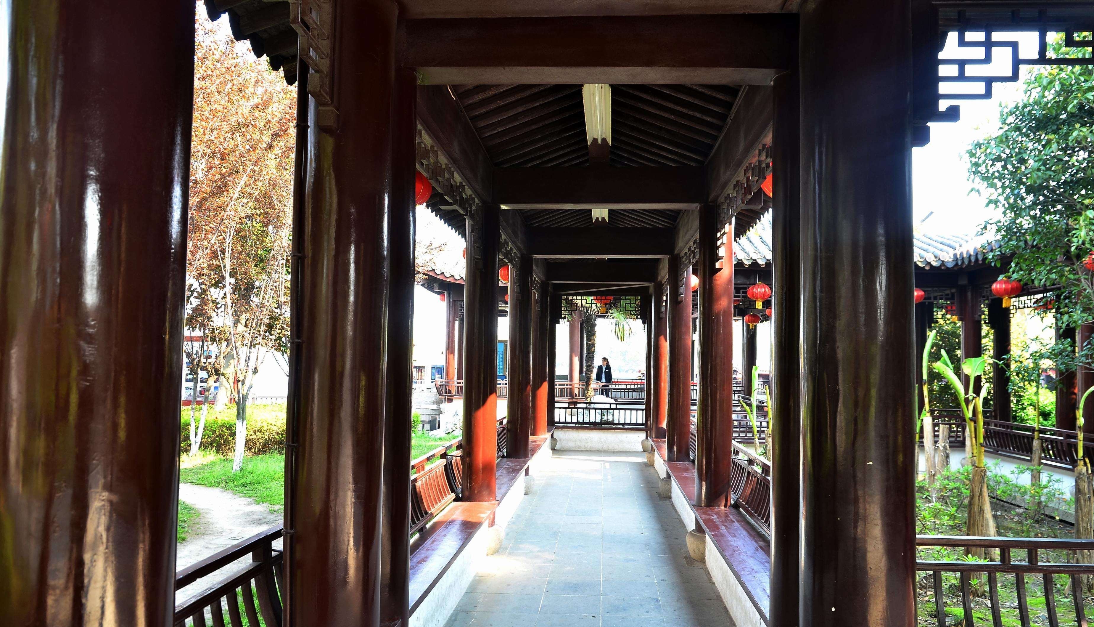 乾隆六下江南,每次均登临此楼,难道和他传说中的身世有关?