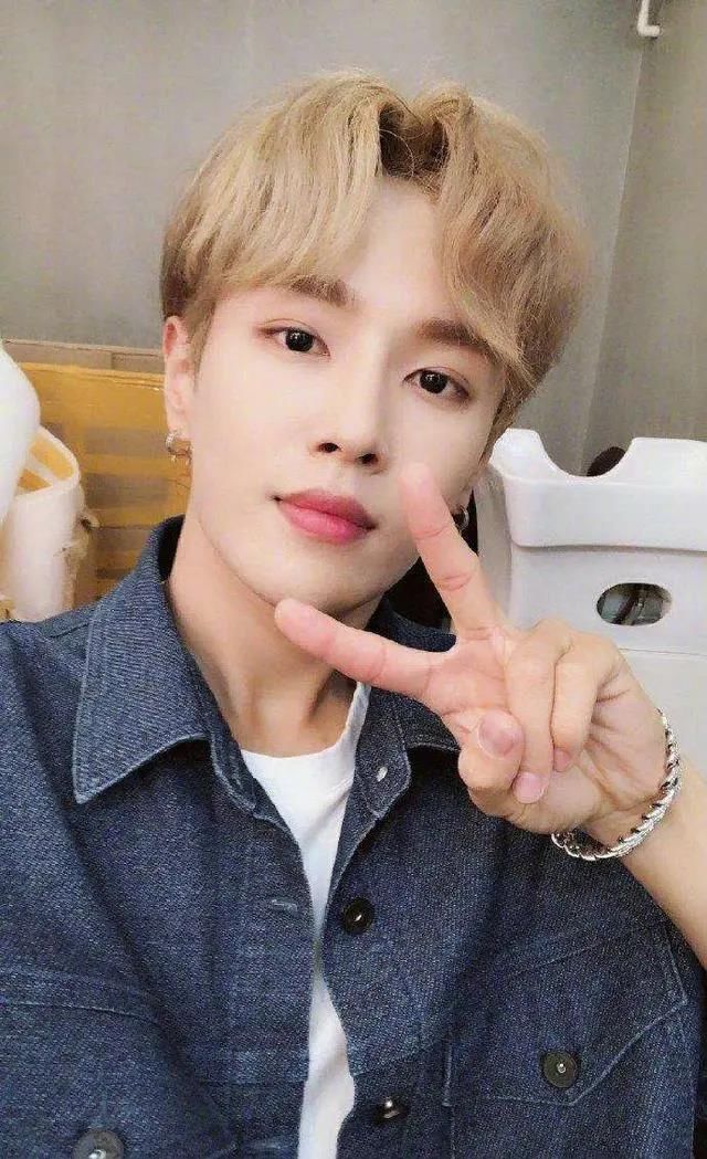 解散 组合才解散,李汶翰又要参加选秀,这次还能C位出道吗?