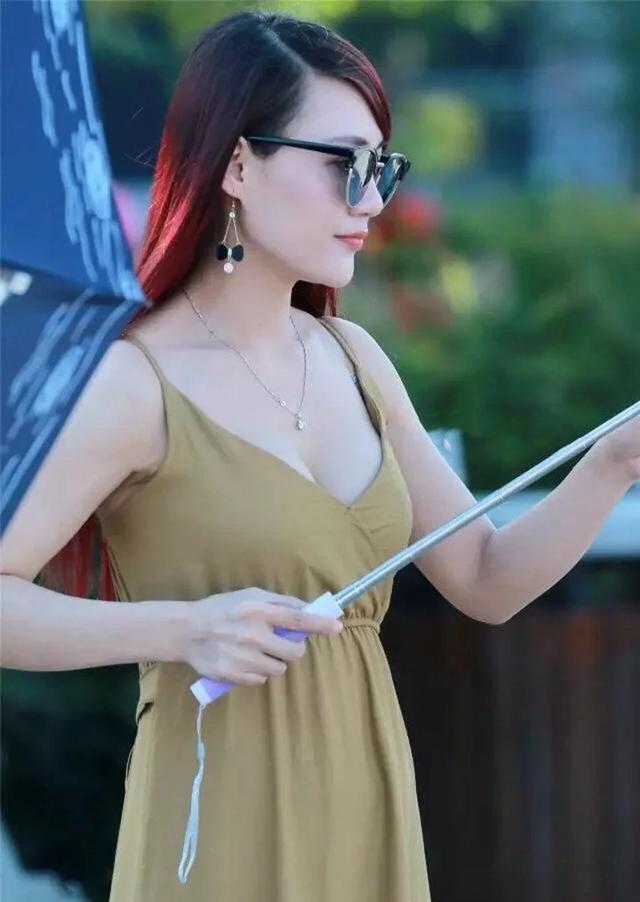 穿搭|吊带连衣裙,性感靓丽,优雅迷人