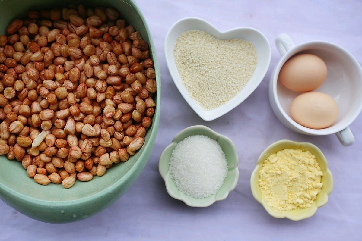 自制糖霜花生,酥脆又香甜,一颗接着一颗,好吃到停不下来