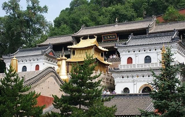 到五台山旅游，参观寺庙群按什么顺序，去哪几个寺庙我告诉你