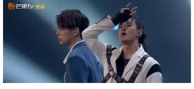 回應(yīng)爭議、屏蔽質(zhì)疑、淚灑舞臺...《說唱聽我的》十二進(jìn)六真刺激