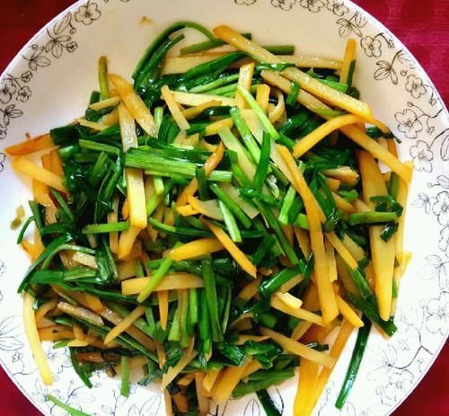 等于|土豆加它等于“天然泻药”,每周吃2次,口臭没了,越吃越瘦,穿啥都美