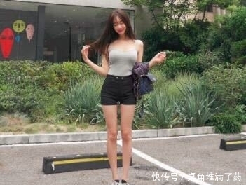 身材|街拍:性感身材经典的小姐姐,凹凸曼妙,俊美迷人看着年轻!