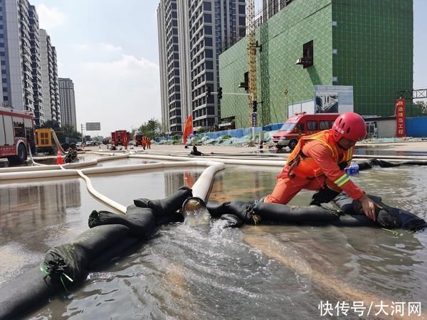 救援|「给力的救援队」湖北消防:“鄂”来千里驰援 谢谢洪流里的橙色希望