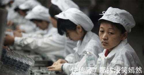 保安|富士康的员工心里有多苦看看他们在传送带上写的什么就知道了!