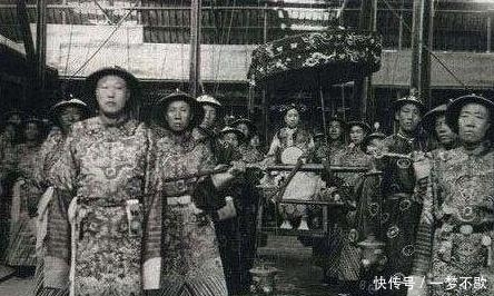 人员|李莲英墓被发掘,考古人员打开棺木,发现李莲英并非病死