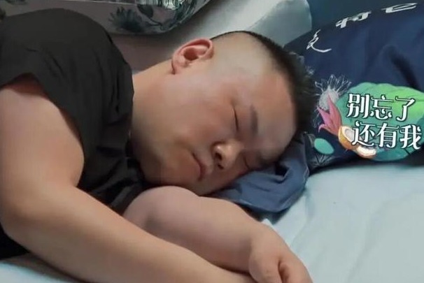 德云社|上节目就睡觉,黄磊要门票被拒,岳云鹏反应暴露德云社“潜规则”