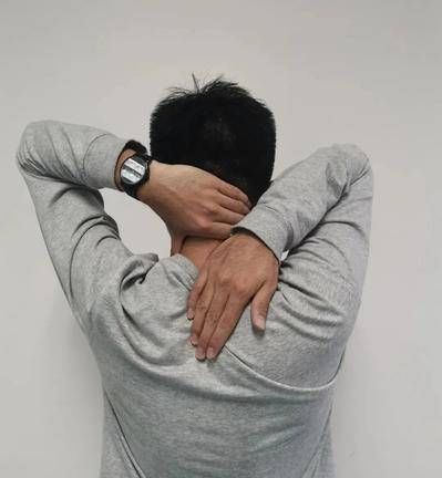 中医新语|中医新语丨一个简单动作，帮你缓解颈部不适