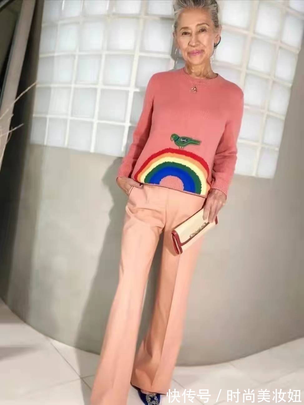 大长腿|精致的女人从不在乎年龄,看这位71岁奶奶的打扮,精致洋气
