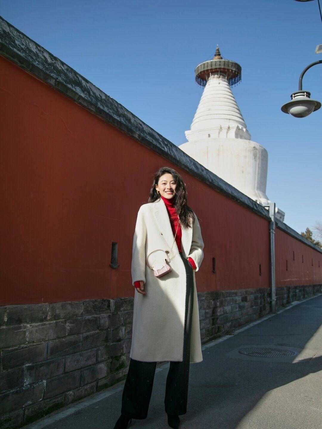 修身裤|今年别在穿“修身裤+长靴”,九分阔腿裤+紧口靴,才是最时髦