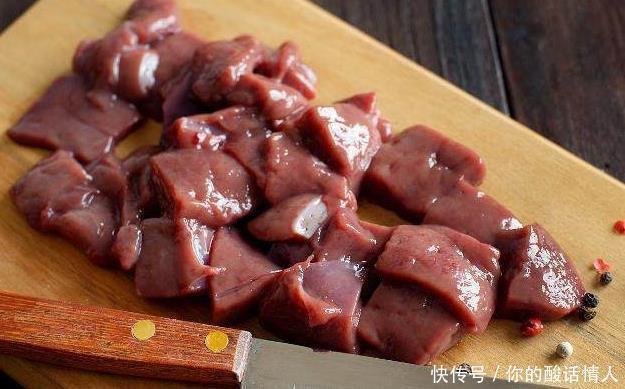 嘌呤类|想要远离尿毒症，牢记少碰4种“高嘌呤”食物，养护肾脏更健壮