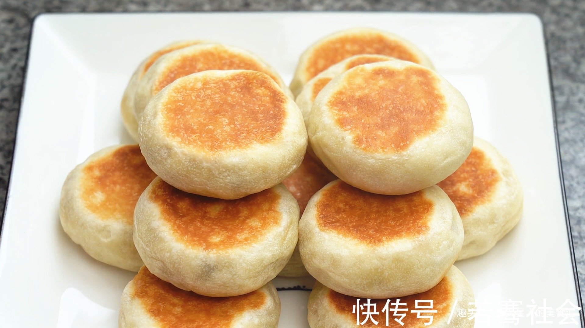 绿豆|自制绿豆饼，不用酥皮不用烤箱，皮薄馅大，清甜不油腻，太香了