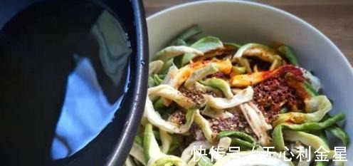 这种菜的维生素是梨的8倍,却只要6毛一斤,特别适合冬天吃!