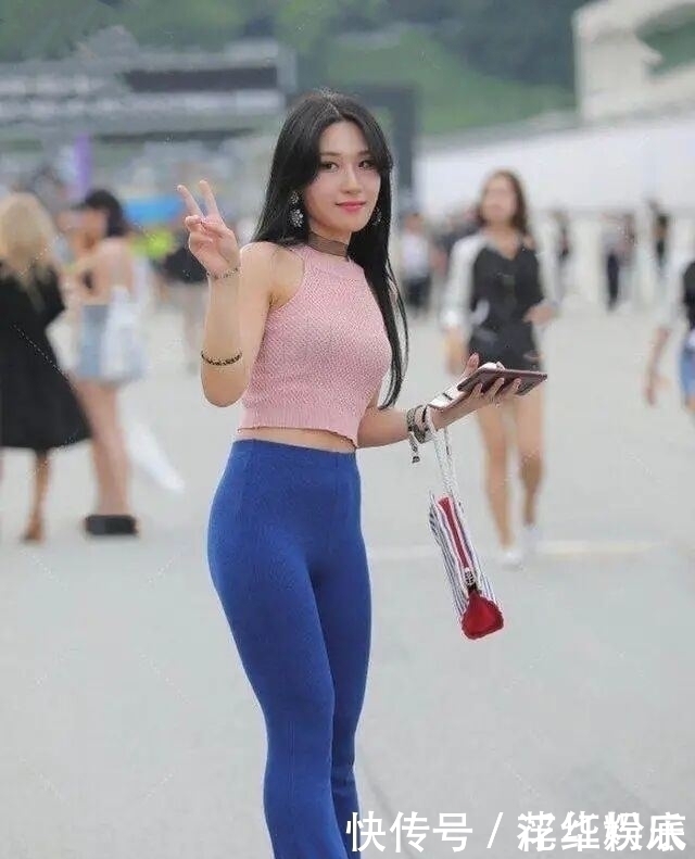 高跟鞋|别再“沉迷”阔腿裤了，今夏“女神裤”是它，时髦又显瘦