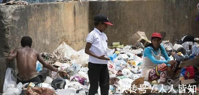 在职场|穷人定律:越穷的人,往往越喜欢在这3件事上努力,结果越来越穷