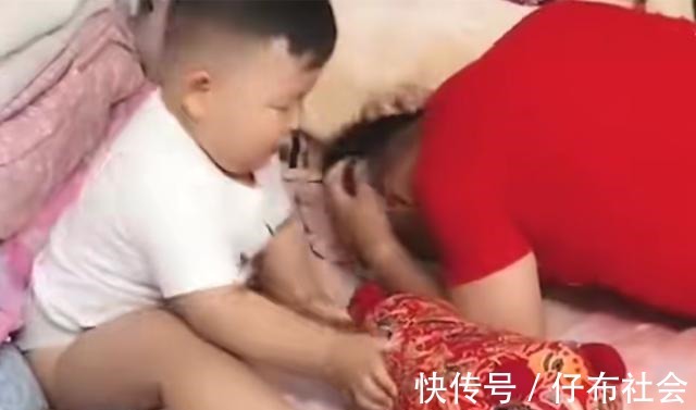 弟弟|宝妈把儿子交给弟弟带一天,弟媳发来视频,宝妈:难为你了,弟弟