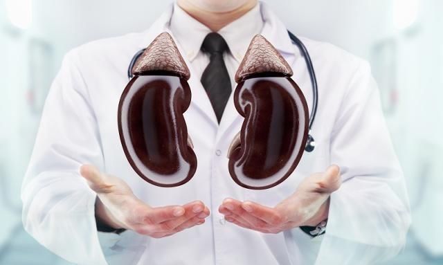 排尿量|男人小便，一天内若能接近“这个数”，可能“尿毒症”离你比较远