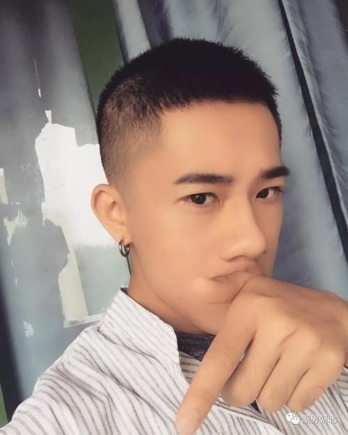 男生|男生“不烫不染”的发型,2021年头发这样剪肯定帅!