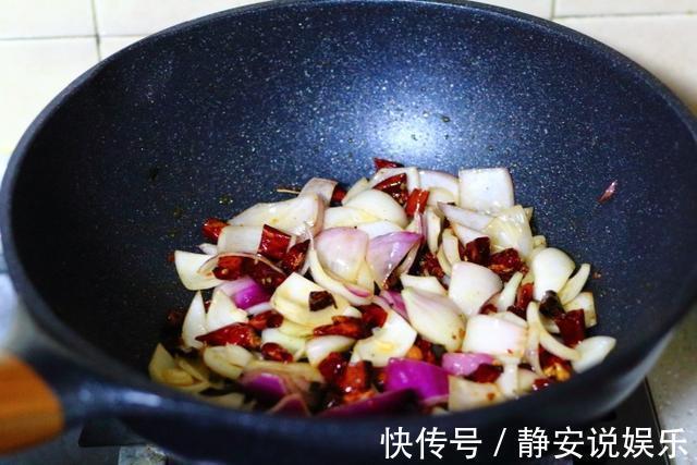 家常菜|一家三口的晚餐，4道家常菜荤素搭配，开胃又下饭，好吃又营养