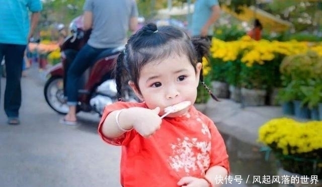 回到岗位|1岁宝宝交给姥姥照顾，2个月后见到孩子，妈妈这是谁家的娃