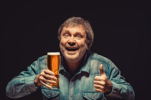 熬夜|男人易患的四大癌症,医生规谏,想要长寿,晚上请坚持四不要