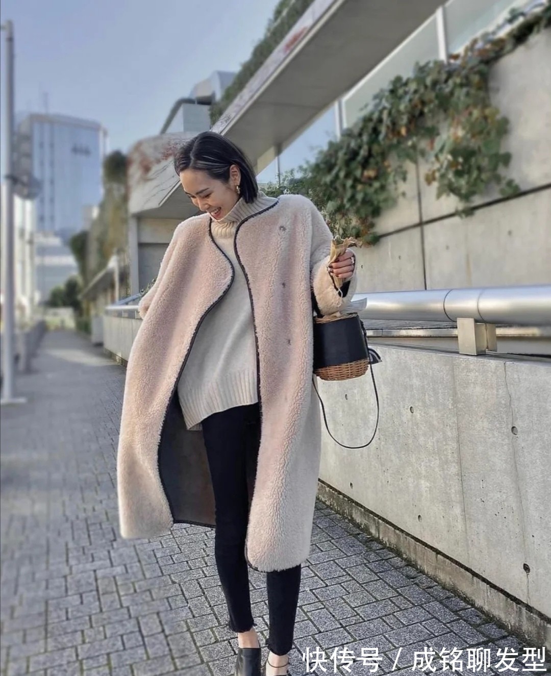 知性优雅 50岁女性怎么穿知性优雅?颜色要简、款式要精,搭配得体才更高级