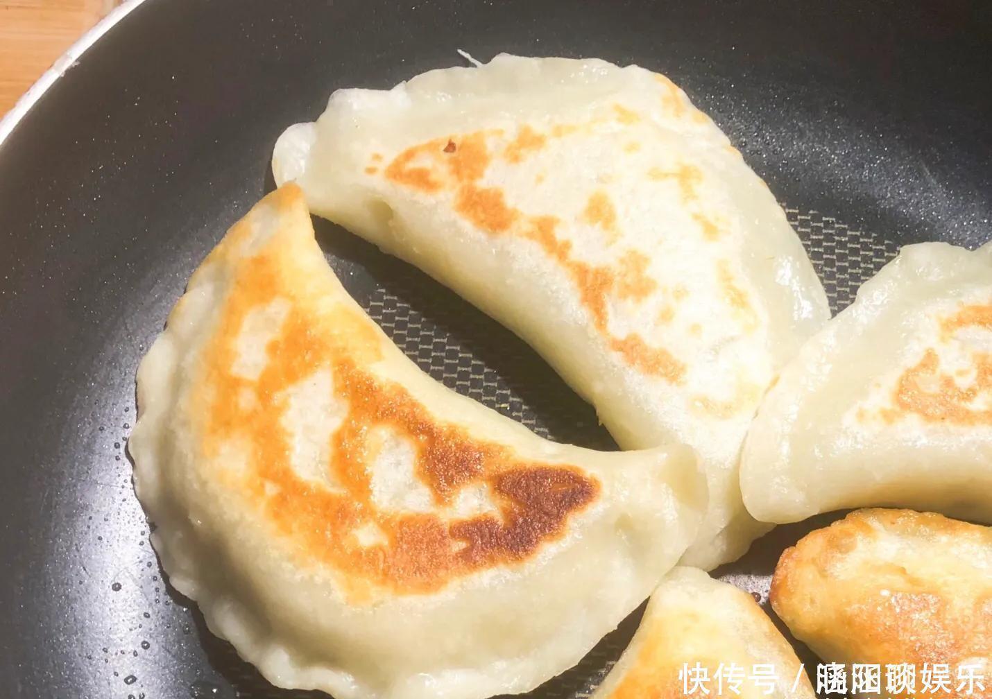 烙饼|快手鲜香韭菜盒子,不发面不用饺子皮,隔几天都不硬,放凉更好吃