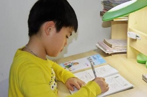 网红$网红字体风靡中学,奶酪体、鲸落体已过时,加强版“豆腐体”来了