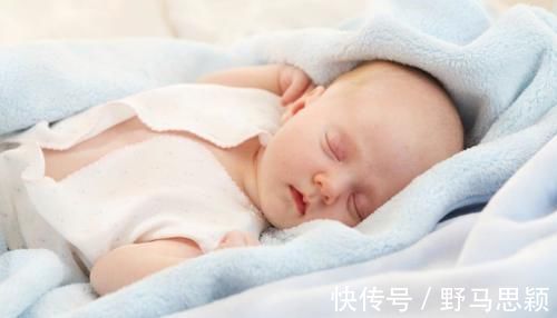 孩子|宝宝对妈妈的爱有多深?从睡觉的小动作能看出来,你家娃有几个?