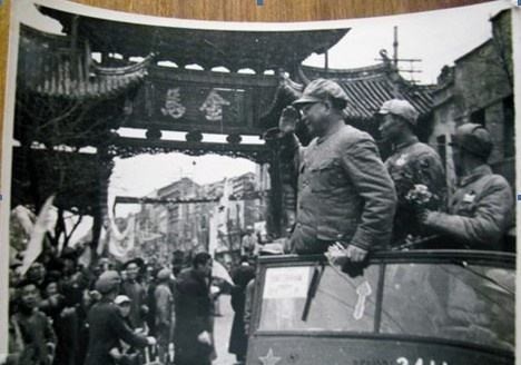 大洋|我军排长给一厨子两大洋，并让他赶快回家，没想到他是国军副司令