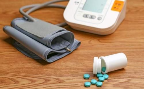 阿司匹林能和降压药能在早上一起吃吗?有哪些注意事项?听药师说