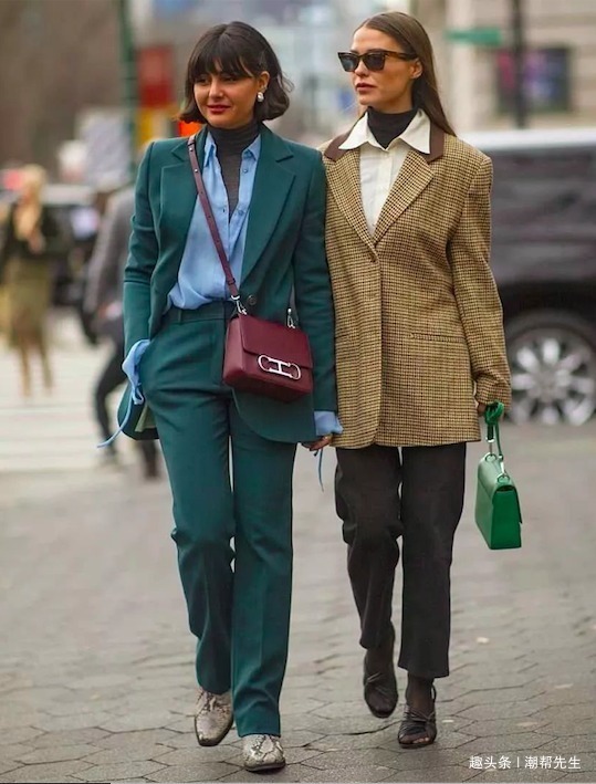 失宠|“高领毛衣”失宠了,今年冬天流行“烟管领”,时髦保暖更显瘦