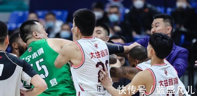 罚款|CBA新赛季最大罚单出炉韩德君停赛6场罚款20万,威姆斯4场14万!