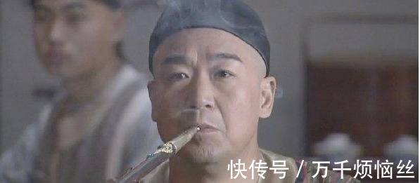 乾隆|乾隆随口说出一句对联，纪晓岚立刻跪下，请求皇帝开恩!