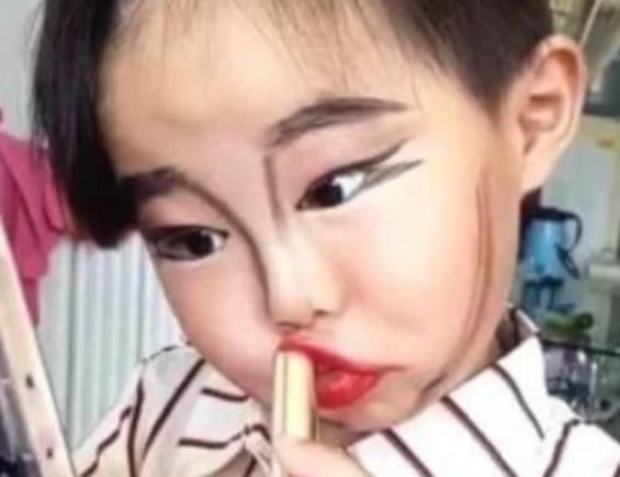 学生党|学生党最喜欢的“垃圾”化妆品,9块9口红见怪不怪,第3个“贼伤脸”