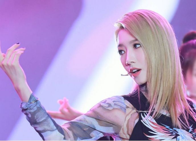  实力|华语女歌手新排名出炉，第一名当之无愧，杨超越竟成了第二？