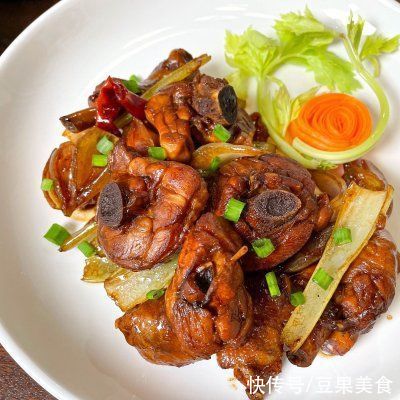 粤式|这样做粤式啫啫煲，比饭店里的还好吃