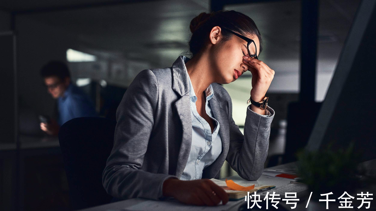 患癌|晚上的这4个坏习惯,容易增加癌症和猝死几率,快看看你有没有?