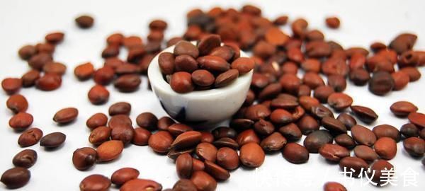 负面情绪|失眠原来还能这样治？医生：坚持吃一种“零食”，晚上睡得香