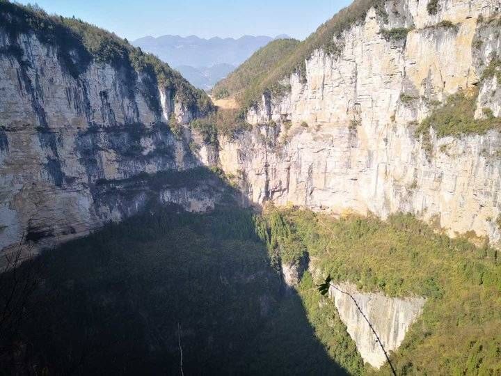 坑口|甘绍群：奉节天坑地缝探秘