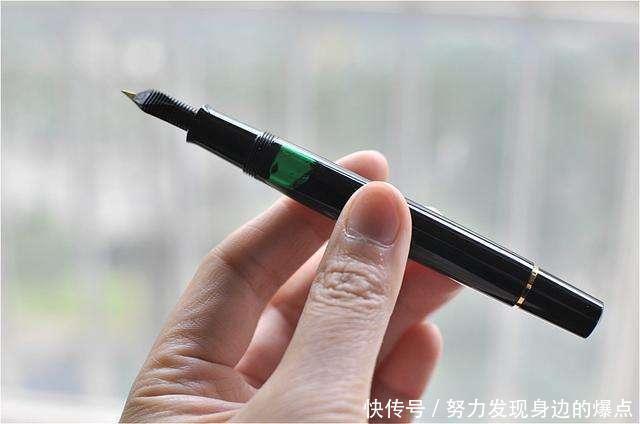 “太空钢笔”有何特别之处?看完才知道为什么贵