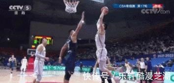 NB疯了！隔扣易建联！这一扣绝对NBA级别……