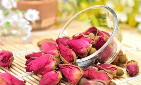 强身健体|月经量少的女性,日常做好3事,多吃3物,促进雌激素分泌,防早衰