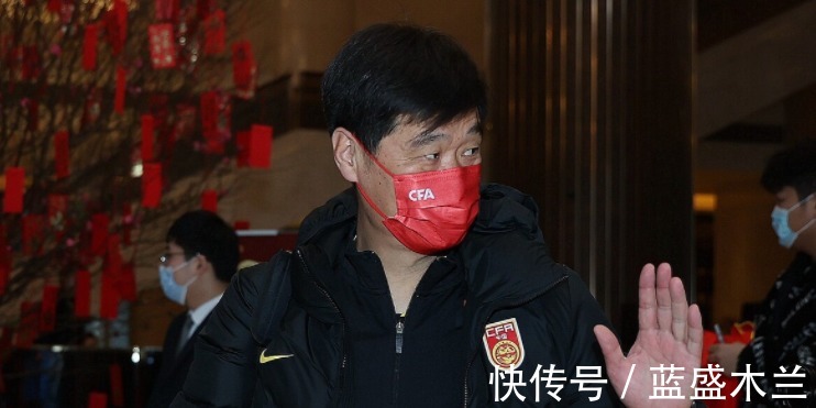 李霄鹏|国足首发11人武磊变数大,广州队3将镇守后防,22岁小将成奇兵!