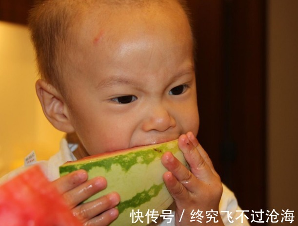 秋季|6岁女孩久咳两个月不好,秋季带娃做到“两多两少”,生病少一半