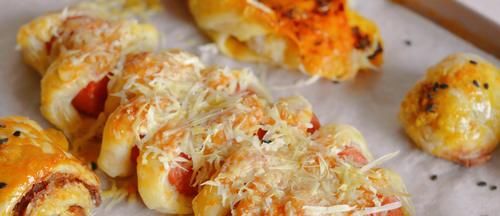 手抓饼100种吃法之蛋黄酥：卷一卷烤一烤，不用和面，简单做好