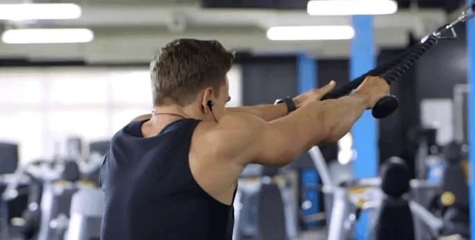 绳索|男生健身先练胸肌，不显强壮反倒影响了体态你应该先练这个部位